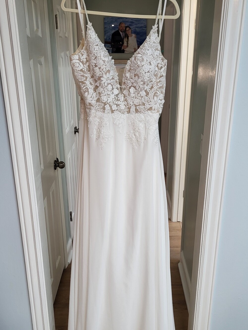 Vow'd Favored Wedding Dress 10 Lace Bodice Spaghetti Strap